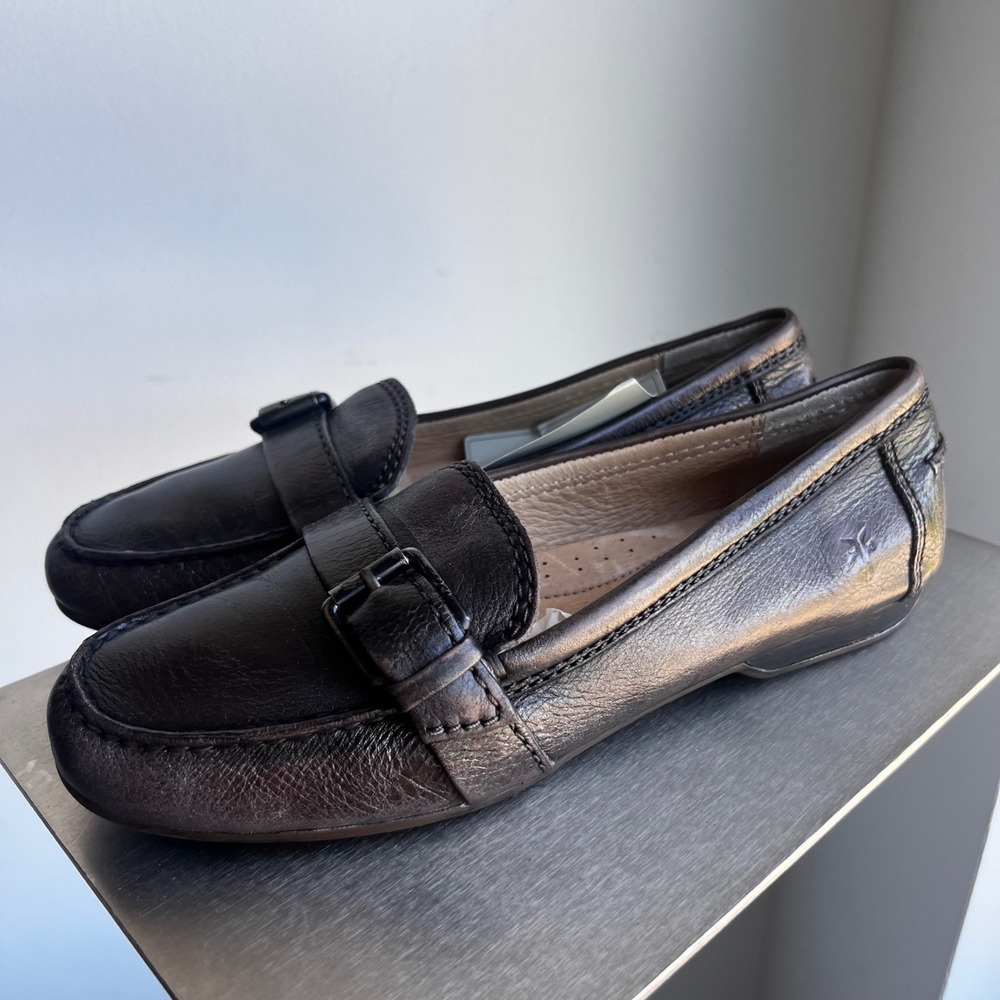 Frye Leather Loafers Womens 8.5 Grey Metallic Buckle Moc Toe Flat Shoes 3471303